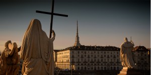 Perché Torino viene definita la città del diavolo ?