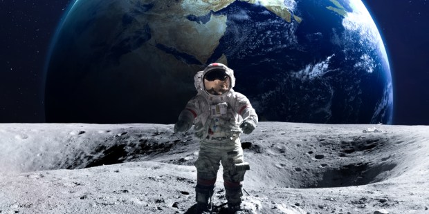 ASTRONAUT, MOON, EARTH