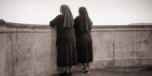 Per suore e religiose troppo lavoro nero, denuncia L’Osservatore Romano