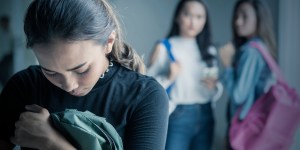 Hai un rosario appeso allo zaino? Quasi quasi ti bullizzo