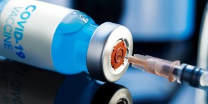 La nanotecnologia usata nei vaccini antiCovid è pericolosa?