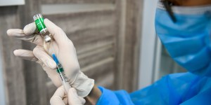 🚨 FAKE NEWS 🚨: il Papa non ha mai scoraggiato gli Africani dal vaccinarsi contro il Covid