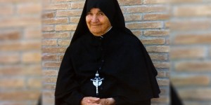 Guarisce con l&#8217;acqua di Collevalanza: miracolo di Madre Speranza