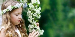 Prima Comunione: alcune corone di fiori facili da realizzare per vostra figlia