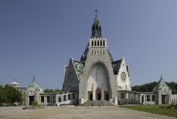 WEB2-QUEBEC-CANADA-NOTRE DAME DU CAP-shutterstock_322709366.jpg