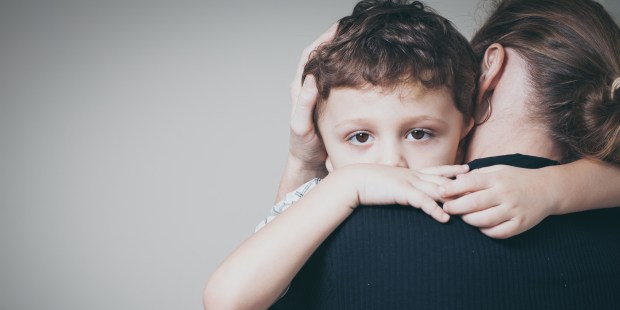 ABBRACCIO FIGLIO