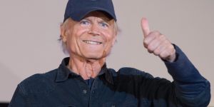 Terence Hill lascia Don Matteo per restare più vicino alla moglie