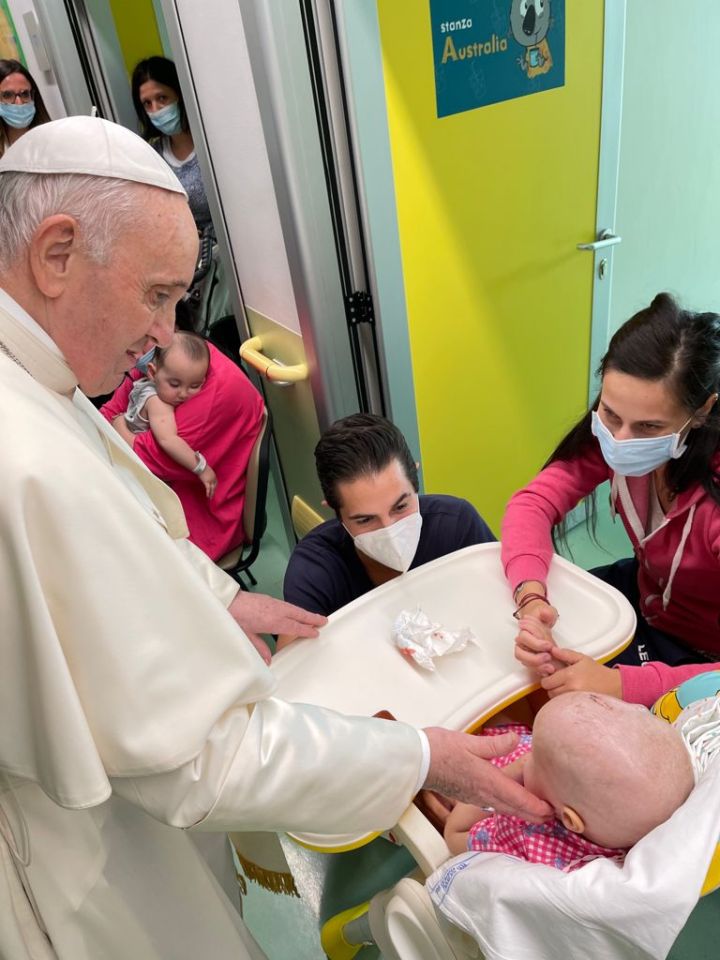 WEB-POPE-FRANCIS-Policlinico-Agostino-Gemelli-foto2.jpg