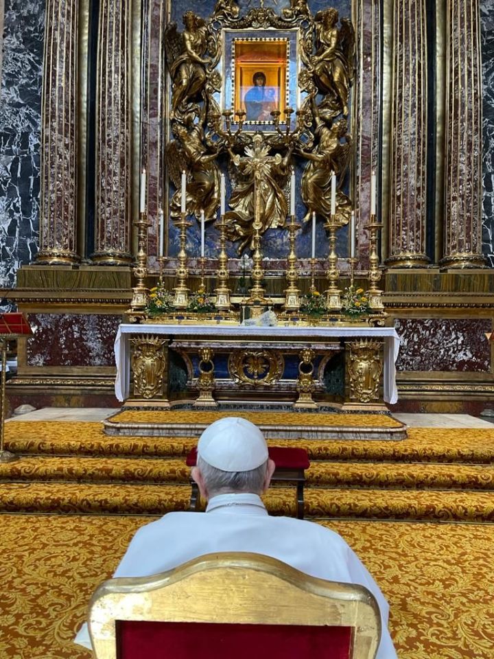 WEB- Pope Francis was discharged from “A. Gemelli” Hospital this morning-Foto