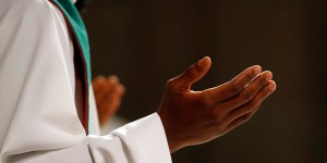 Perché a Messa non si dice “Amen” alla fine del Padre Nostro?