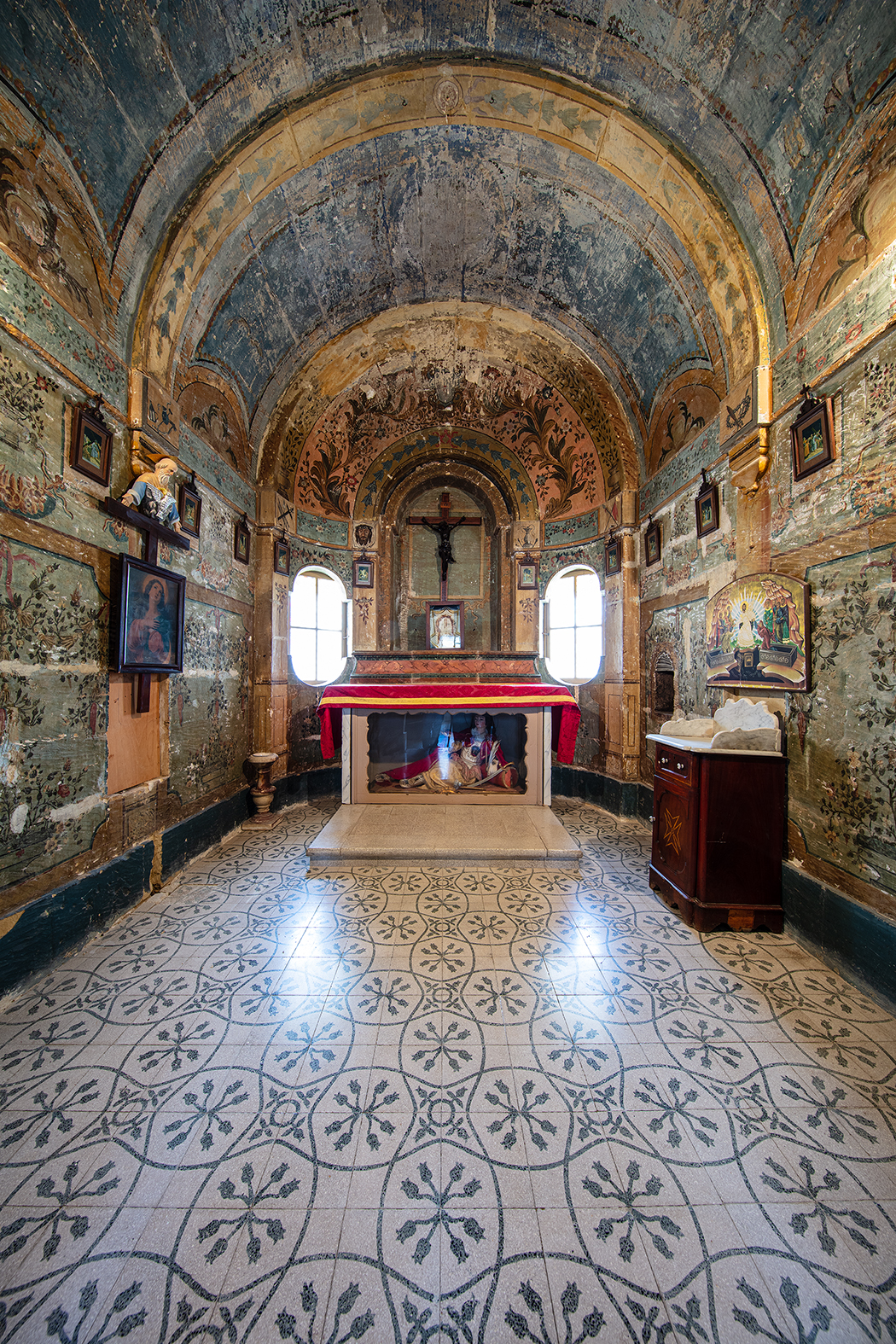 13.-The-small-private-chapel-of-the-Capuchin-friary-in-Gozo-�-Courtesy-of-Rev.-Dr.-Martin-Micallef-.jpg