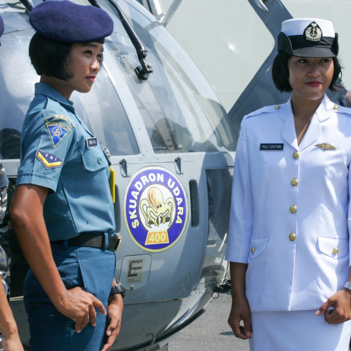 INDONESIA, WOMEN, MILITARY