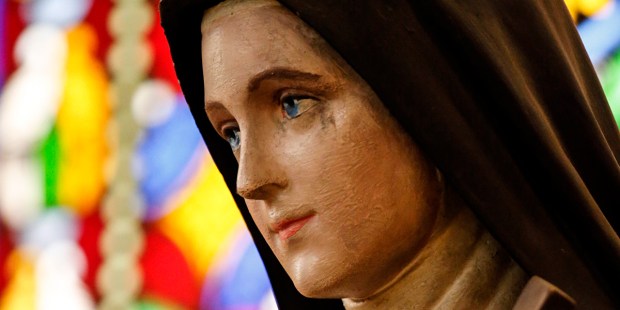 «Se avessi commesso tutti i crimini» – la più bella poesia di Teresa di