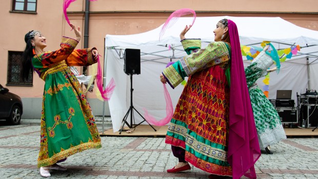 AFGHAN WOMEN, FOLK DRESSES