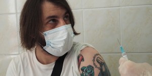 Perché i leader cattolici si oppongono agli obblighi di vaccinazione e alle “esenzioni religiose”?