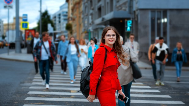 GIRL, RED, CROWD