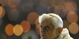 Una preghiera di Benedetto XVI contro il male, da recitare in Avvento
