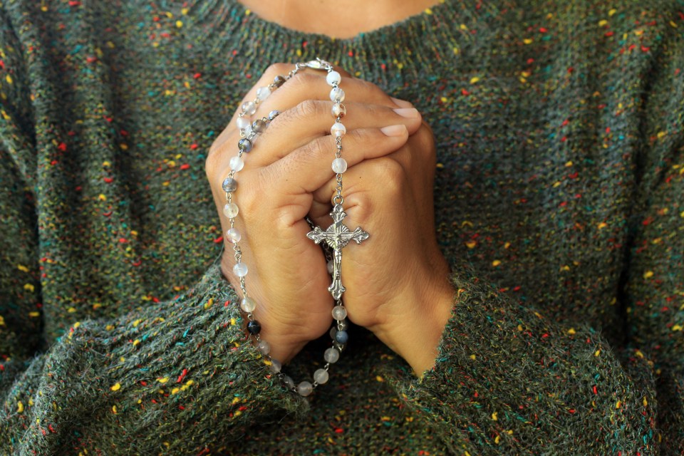 Il Rosario Si Può Recitare A Letto Invitate un santo a recitare il Rosario con voi!