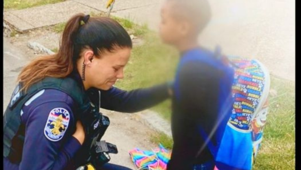 POLICE AGENT, CHILD, PRAY