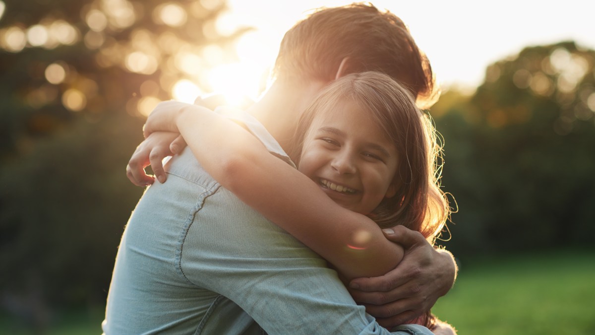FATHER, HUG, DAUGHTER
