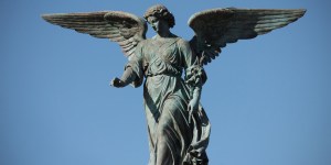7 compiti degli angeli spiegati dal loro più grande studioso: il gesuita Suarez
