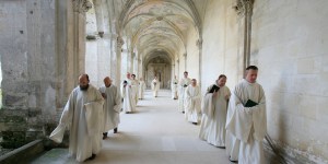 Qual è il segreto della longevità degli ordini religiosi più antichi? 