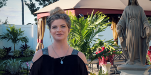 Influencer atea annuncia la sua conversione al cattolicesimo
