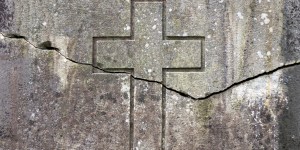 Crescente sentimento anticristiano in 5 Paesi storicamente cristiani
