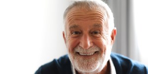 Volontario che accompagna alle terapie i pazienti oncologici: il loro &#8220;grazie&#8221; mi ripaga di tutto