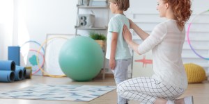 Mal di schiena, postura e scoliosi nei bambini