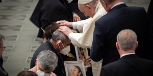 Il Papa: la rivoluzione della tenerezza, modo inaspettato di fare giustizia