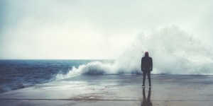 Nella tempesta, quando sembra assente, è lì che Dio è più presente