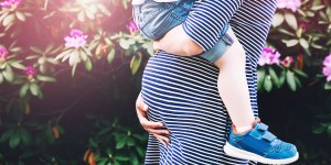 L&#8217;incredibile scambio di cellule tra mamma e feto alla base dell&#8217;istinto materno