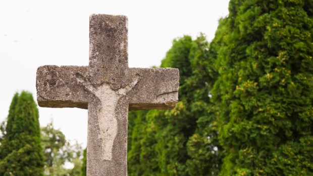 CRUCIFIX CASSÉ