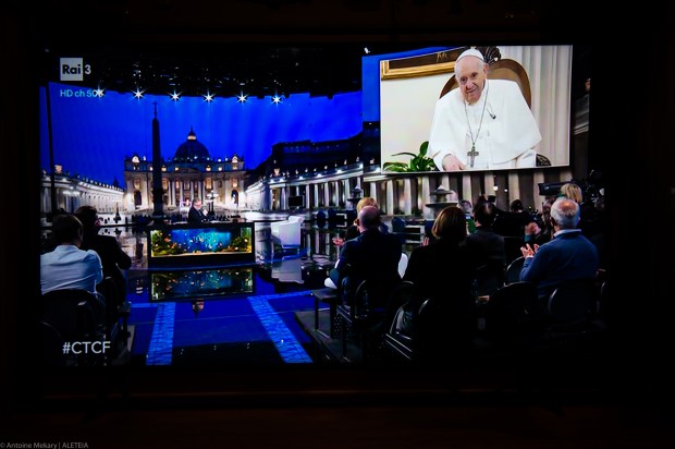 POPE FRANCIS CHE TEMPO CHE FA
