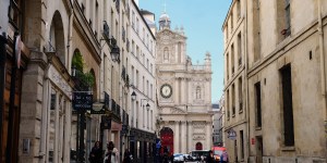 Video osceno girato in una chiesa di Parigi: il parroco reagisce 