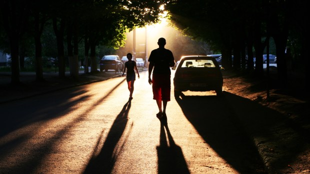 MEN, STREET, SHADOWS