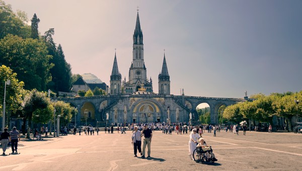 LOURDES