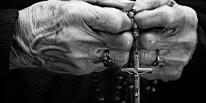 Recita la &#8220;Preghiera di saluto alla Madonna&#8221;: accresce la forza del Rosario