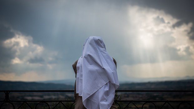 NUN-OUTDOOR-Pray-Antoine-Mekary-ALETEIA-
