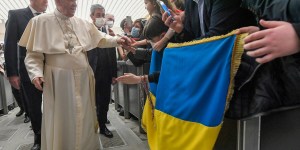 Ucraina, nuovo colloquio telefonico tra il Papa e Zelensky