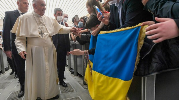 Papież Franciszek, flaga Ukrainy