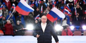Attorno alla “devota bestemmia” di Putin allo stadio Luzniki