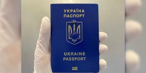 Il passaporto che ha letteralmente salvato la vita di un ragazzo