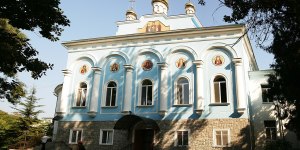 Russi e ucraini uniti chiedono la pace. Accade in un monastero ortodosso