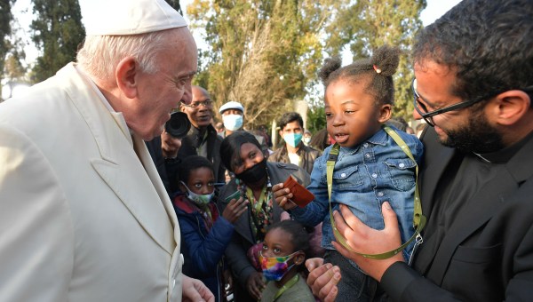 Pope-Francis-visit-to-the-John-XXIII-Peace-Lab-voluntary-organisation