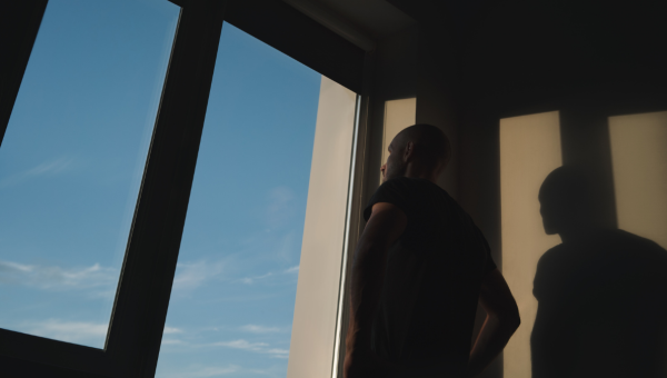 UOMO, FINESTRE, OMBRE