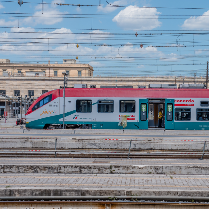 TRENI, BINARI, ROMA