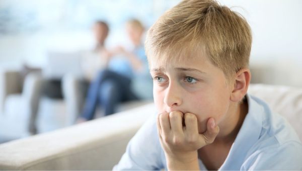 GENITORI IPERPROTETTIVI, BAMBINO ANSIOSO,