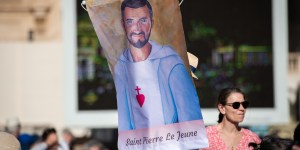 Il Papa confessa che Charles de Foucauld, appena canonizzato, lo ha aiutato a superare le crisi